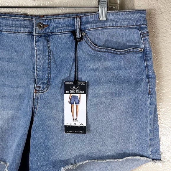 Sofia Deconstructed Lila Shorts - Picture 3 of 10